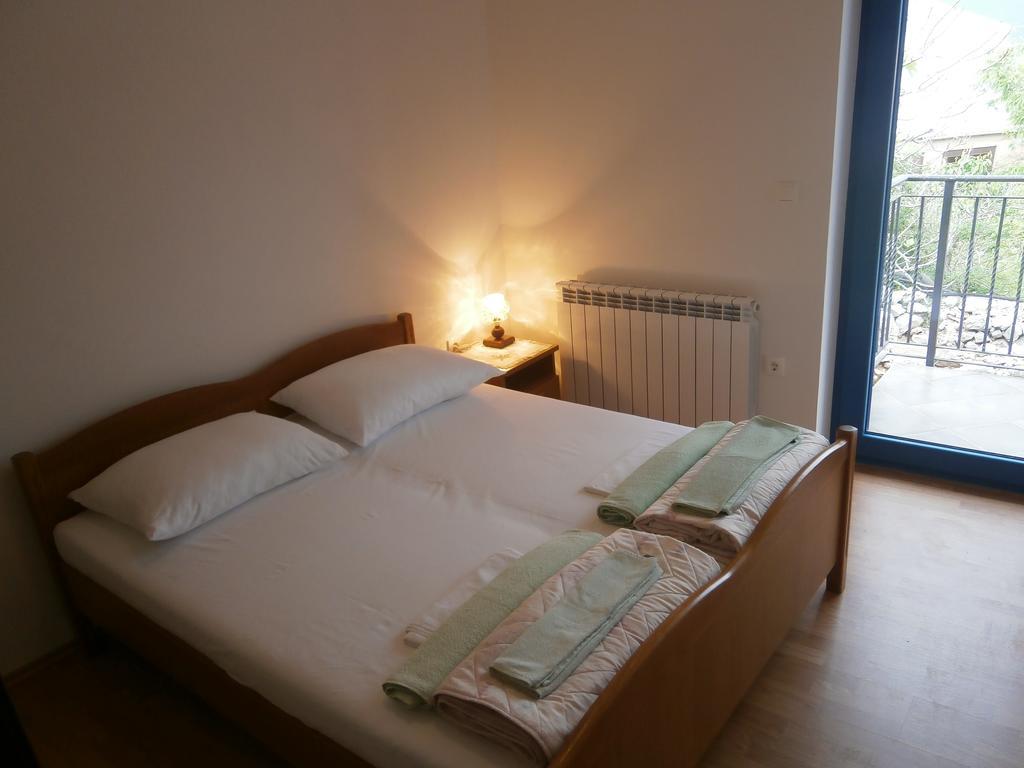 Apartments Crncic Šilo Habitación foto