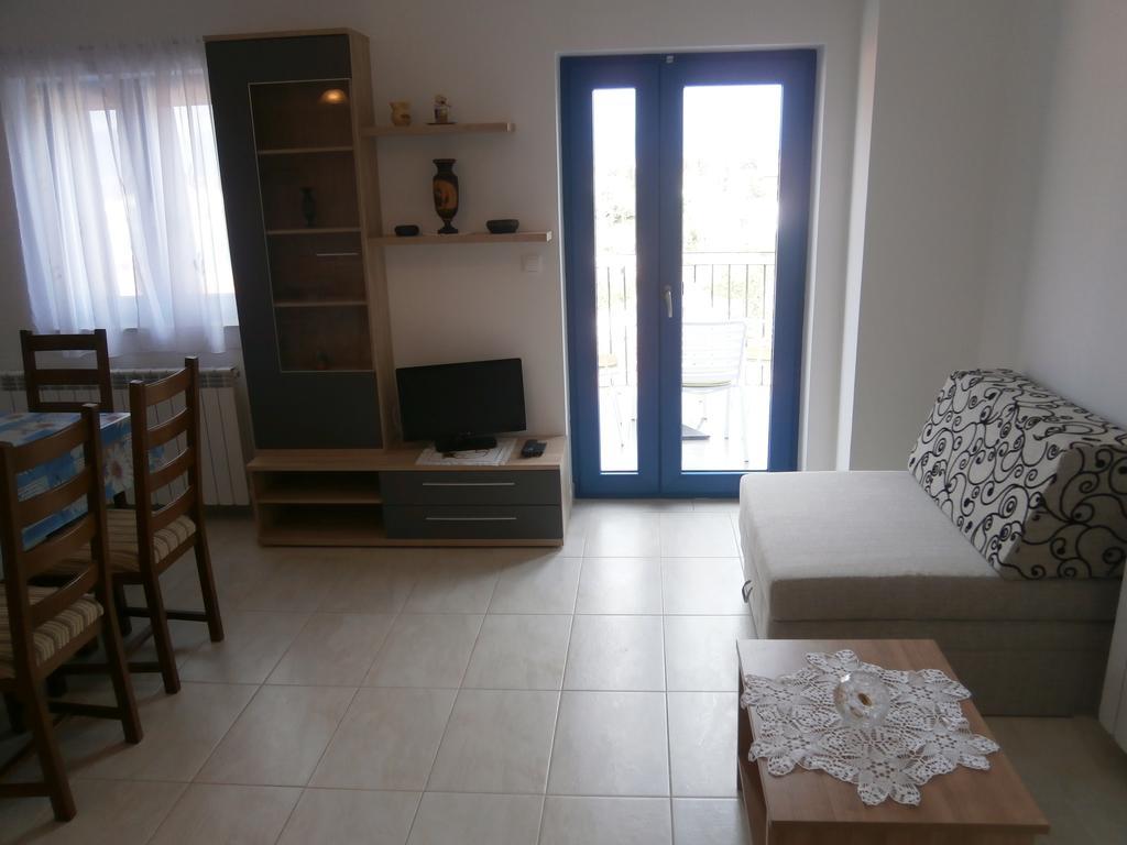 Apartments Crncic Šilo Habitación foto